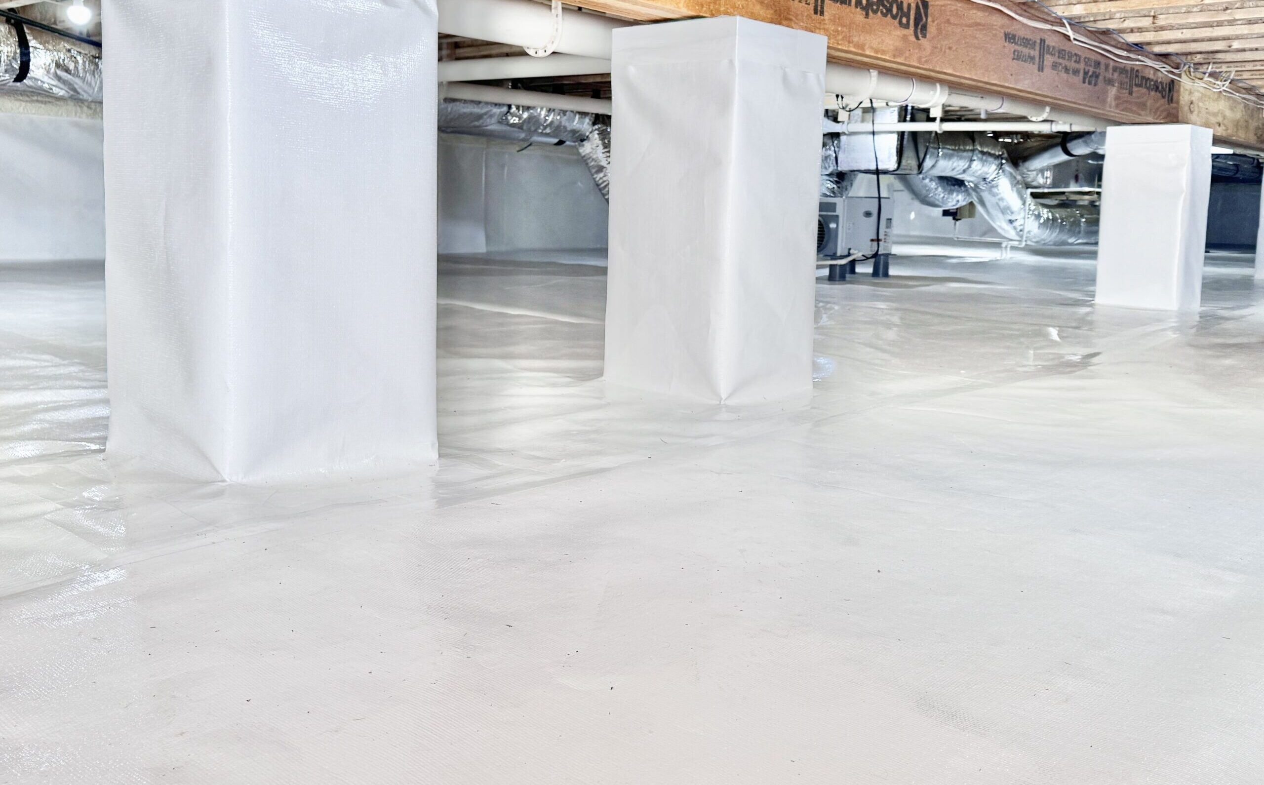 encapsulated crawl space and dehumidifier